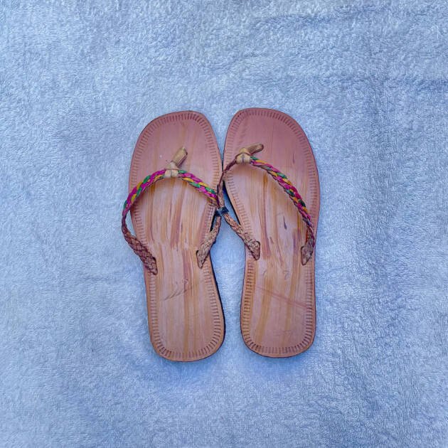 Sandália Trança Arco-Íris